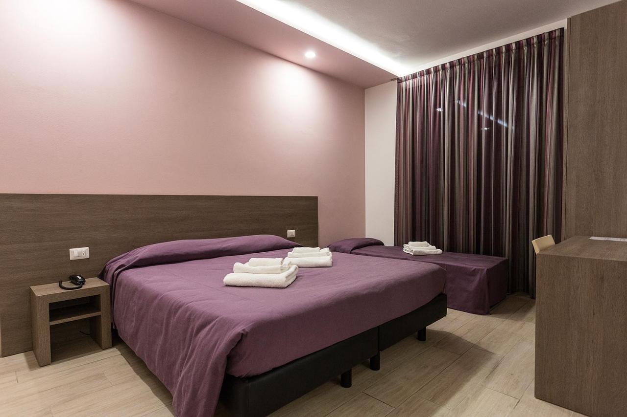 Hotel Gioia リミニ エクステリア 写真