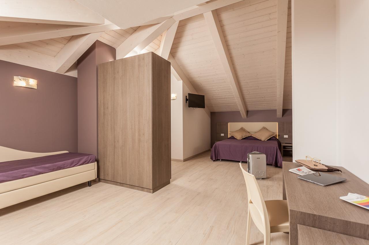 Hotel Gioia リミニ エクステリア 写真