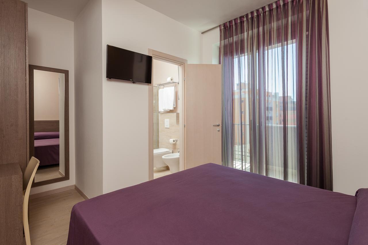 Hotel Gioia リミニ エクステリア 写真