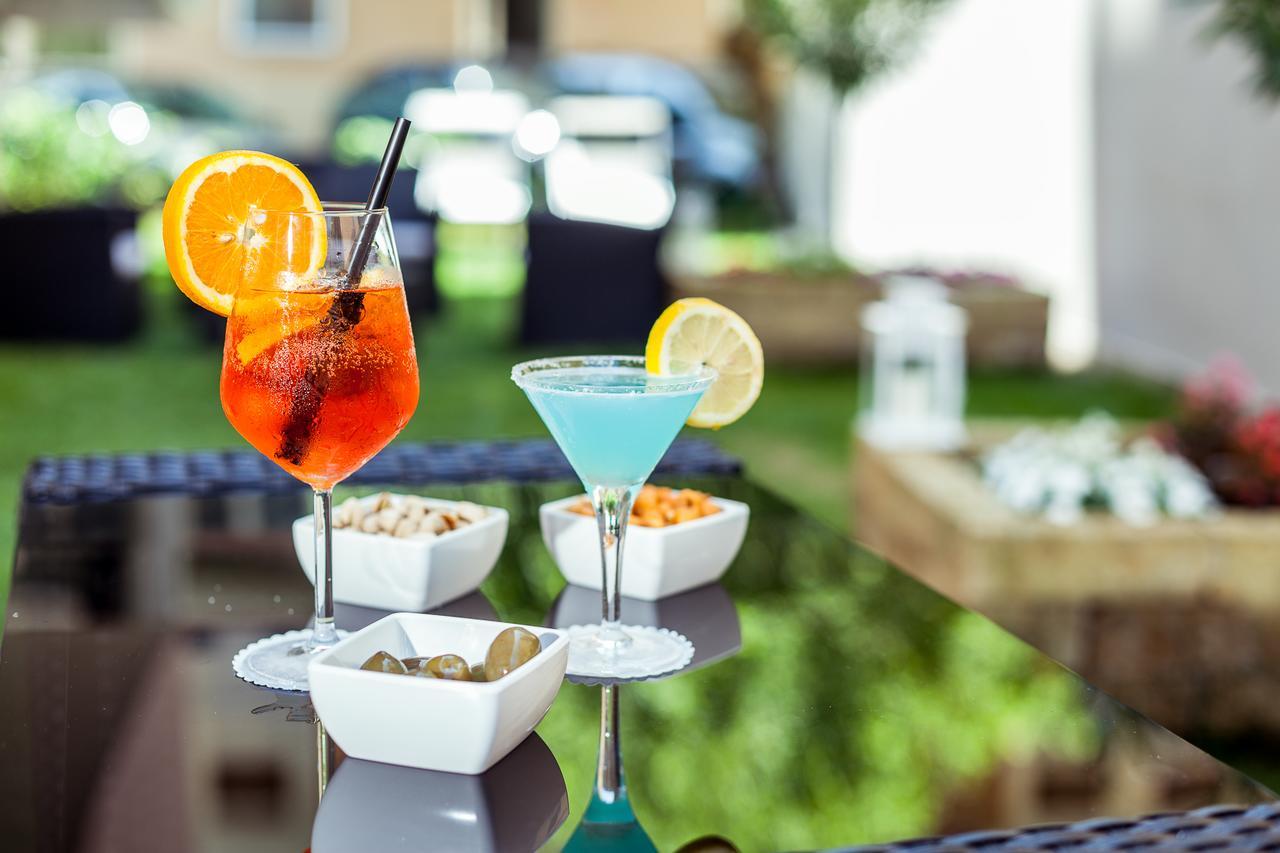Hotel Gioia リミニ エクステリア 写真
