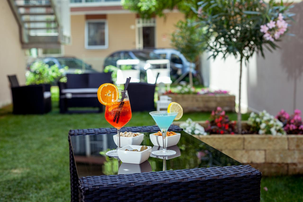 Hotel Gioia リミニ エクステリア 写真